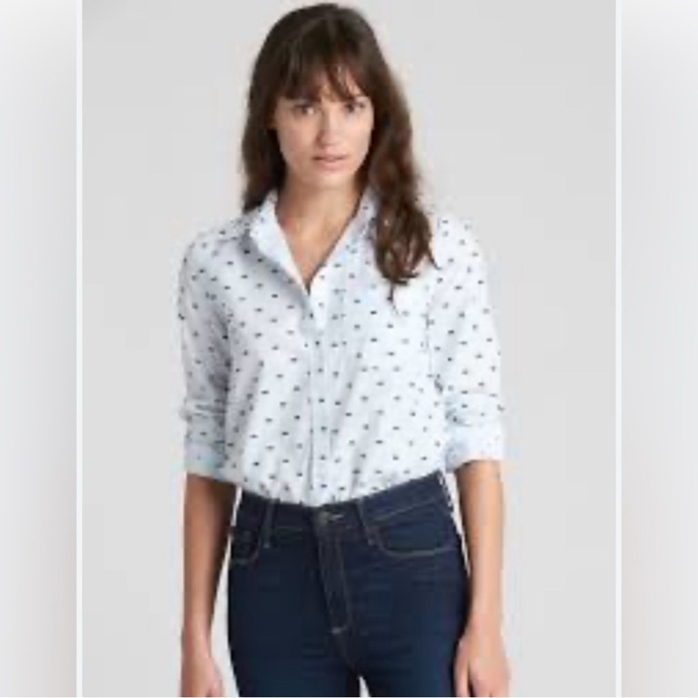 GAP White and Blue Button Down Shirt with Dress Shirt Collar